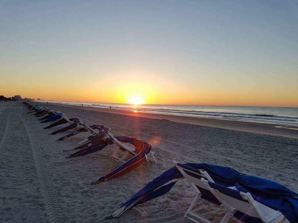 The Palms Resort-Oceanfront 미를 비치 외부 사진